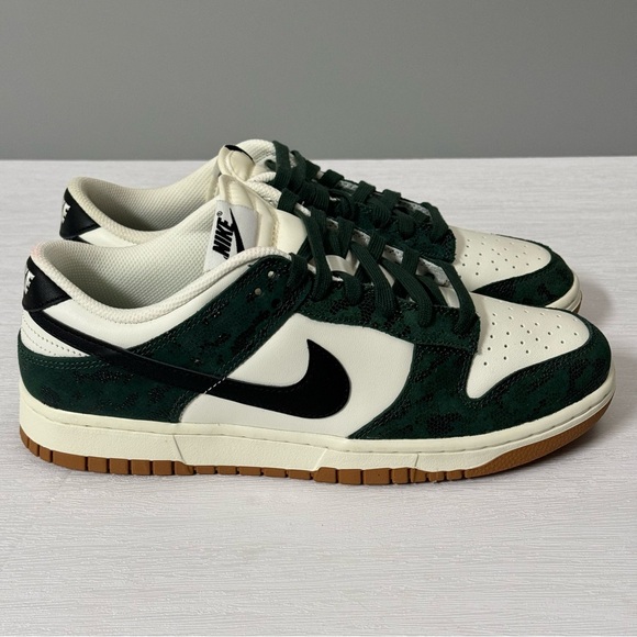Nike Dunk Low Womens Green Snake FQ8893-397 Size 11W/9.5M Brand New 💯 Authentic - Picture 2 of 13